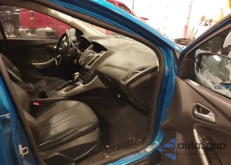 2014 Ford Focus Se z USA, uszkodzony, nr VIN 1FADP3K26EL253462